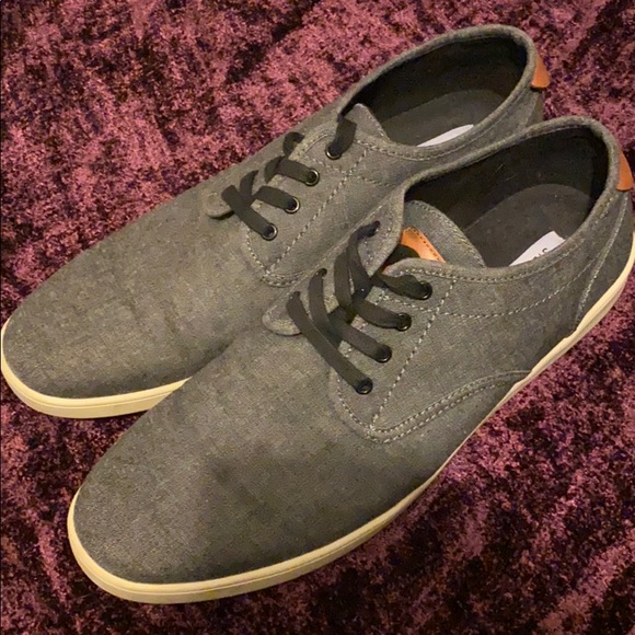 Steve Madden Sneakers - Picture 3 of 6